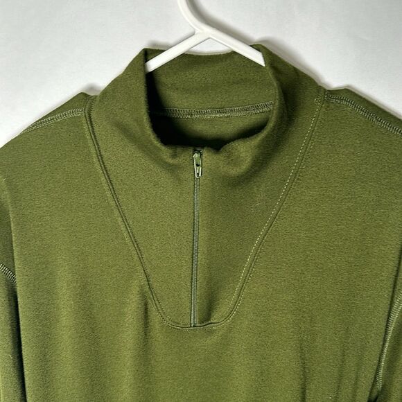 Canadian armed forces lifa thermal shirt Medium - Picture 2 of 3